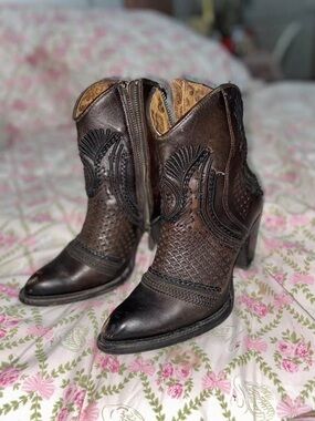 $170 OBO Cuadra Boots size 6